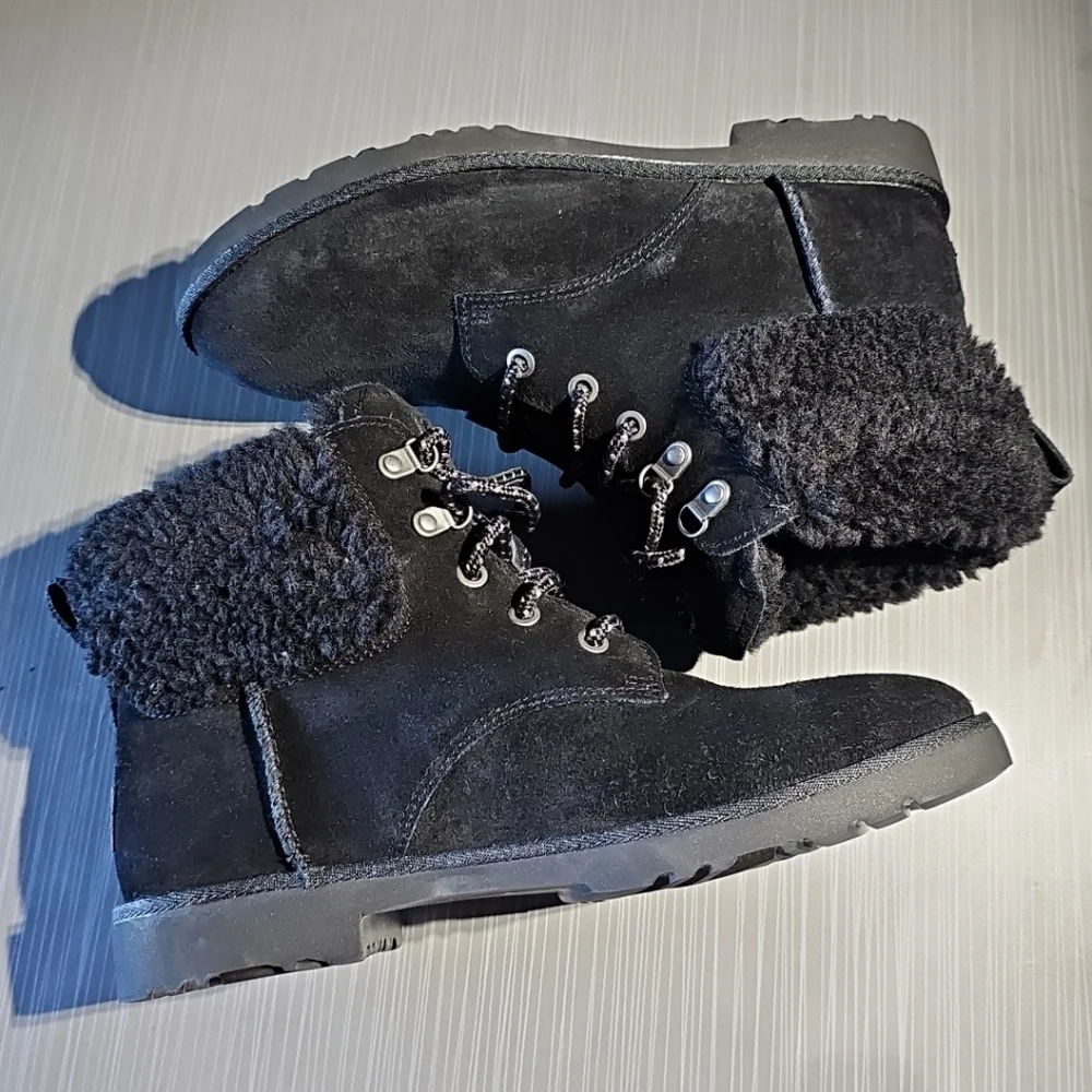 UGGS Romley Heritage Black Sherpa Lined‎ Leather Lace-Up Boots Women's 8 NWOT
